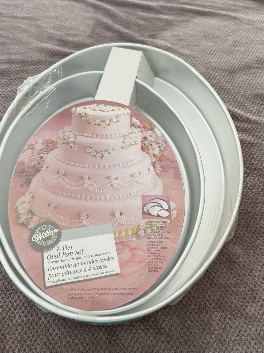 Wilton Silver Oval 4-Tier Cake Pan Set